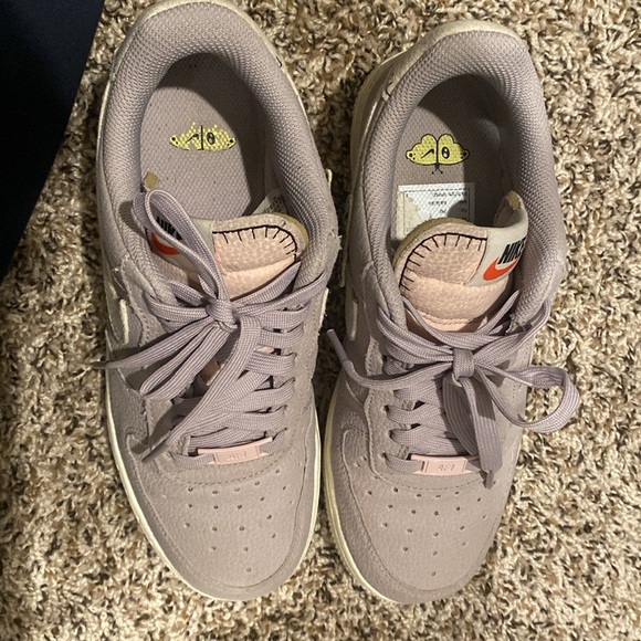LAVENDER NIKE AIRFORCE - Picture 5 of 5